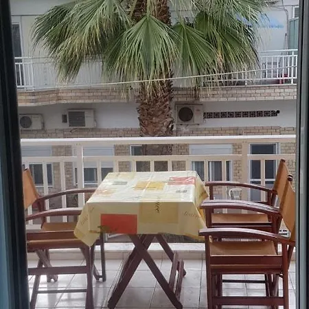 Villa Leonidas * Nea Vrasna