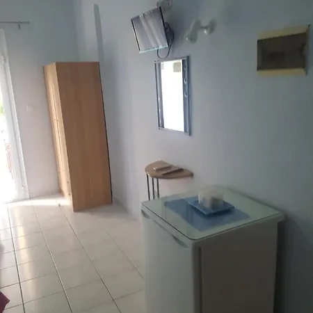 Villa Leonidas * Nea Vrasna