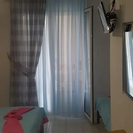 Апартаменты Villa Leonidas *